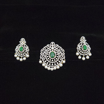 Graceful Floral Design Pendant Set