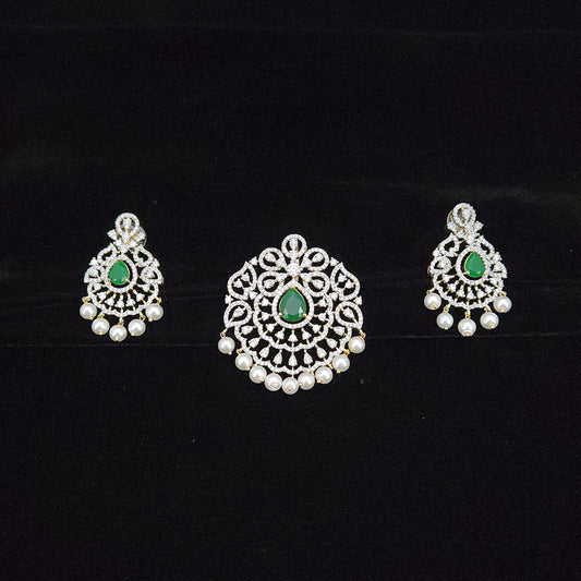 Graceful Floral Design Pendant Set