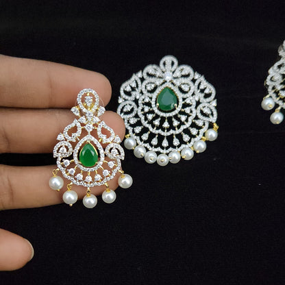 Graceful Floral Design Pendant Set