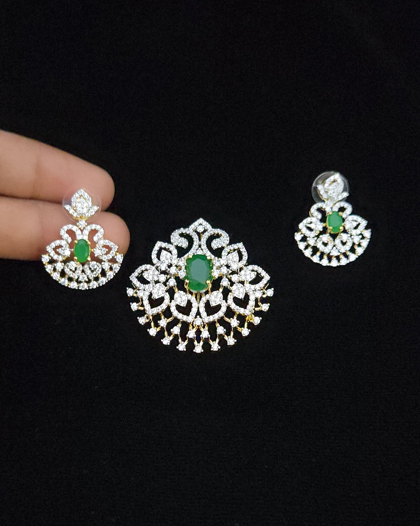 Brilliant Diamond Finish Floral Pendant Set