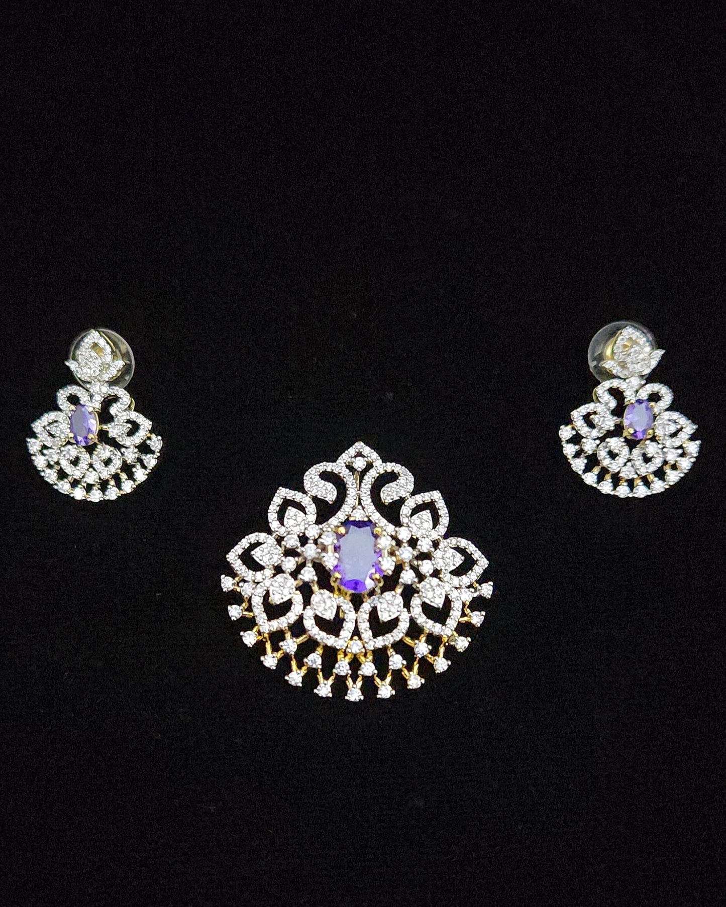 Brilliant Diamond Finish Floral Pendant Set