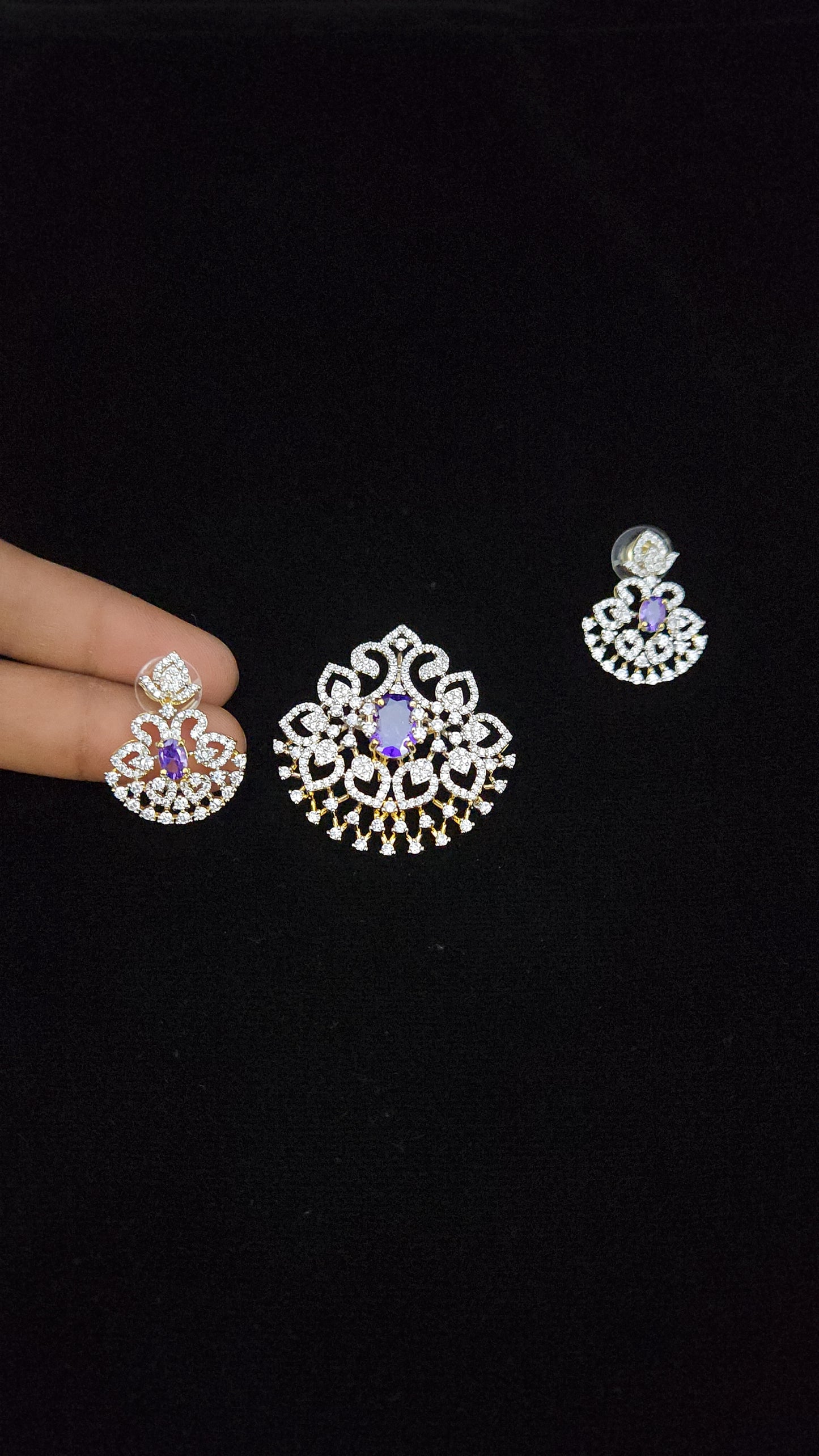 Brilliant Diamond Finish Floral Pendant Set
