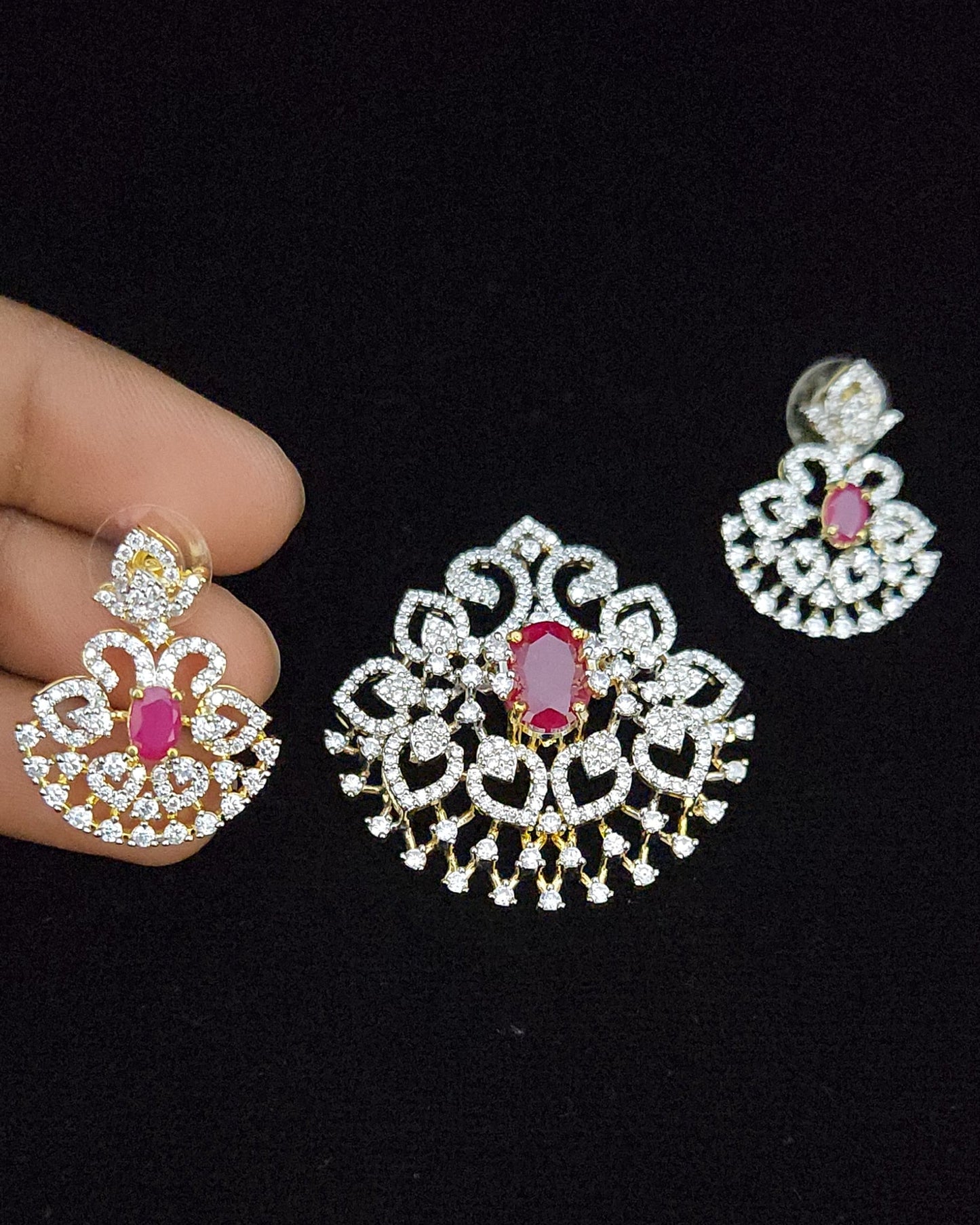 Brilliant Diamond Finish Floral Pendant Set