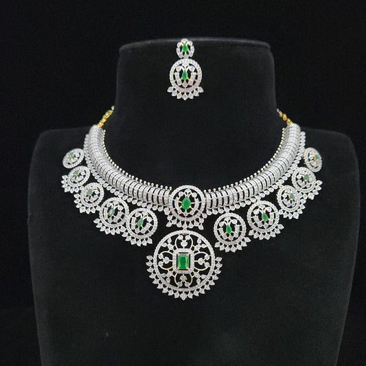 Brilliant Diamond Finish Floral Necklace Set