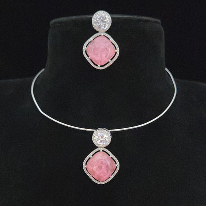 Sleek Invisible Kante Rhombus Pendant Set