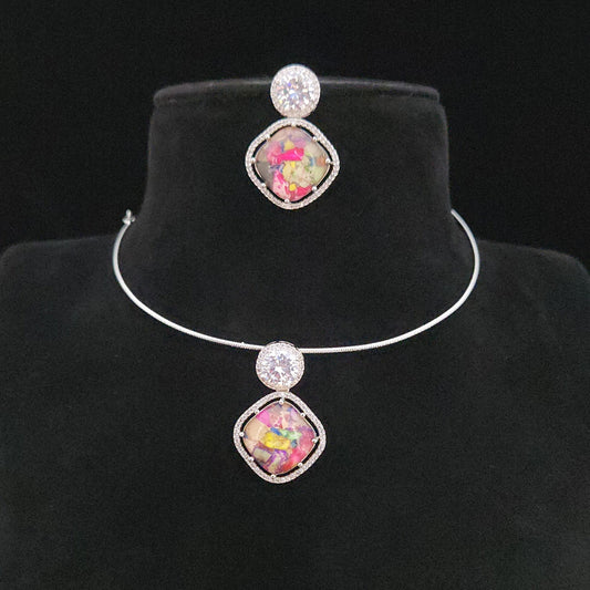 Sleek Invisible Kante Rhombus Pendant Set