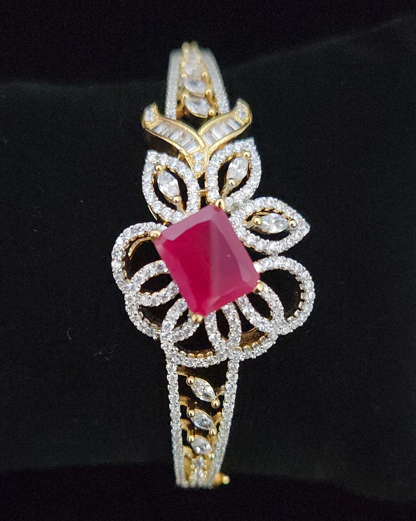 Statement Leaf CZ Large Center Stone Bracelet