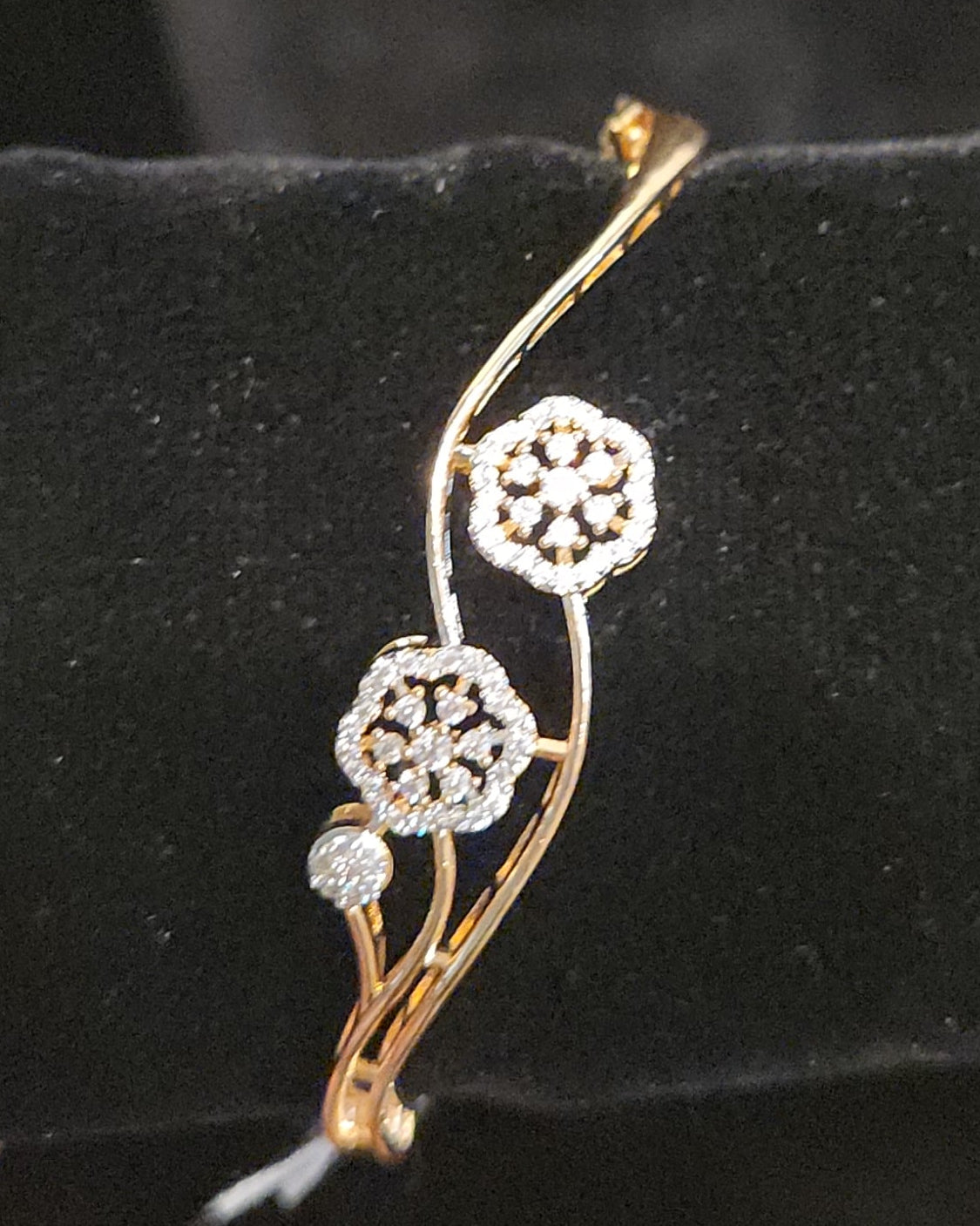 Sparkling CZ Floral Openable Bracelet