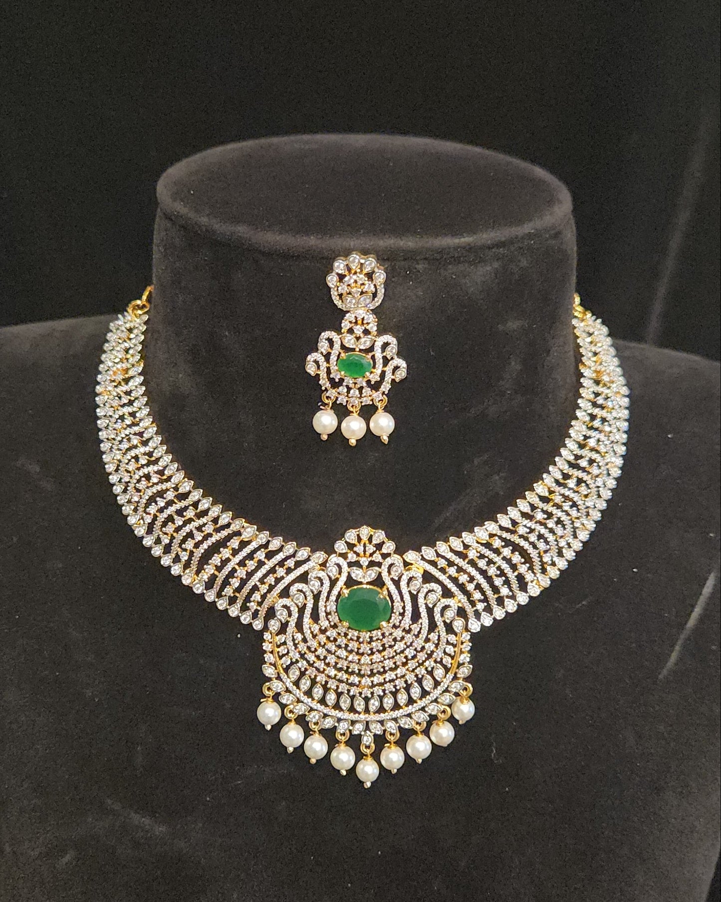 Luxurious Diamond Finish Emerald Lotus Necklace Set