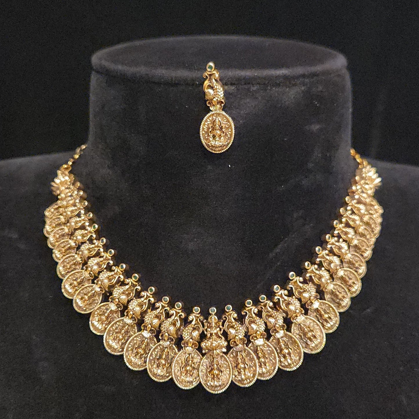 Divine Peacock Lakshmi Oval Bottu Necklace Set