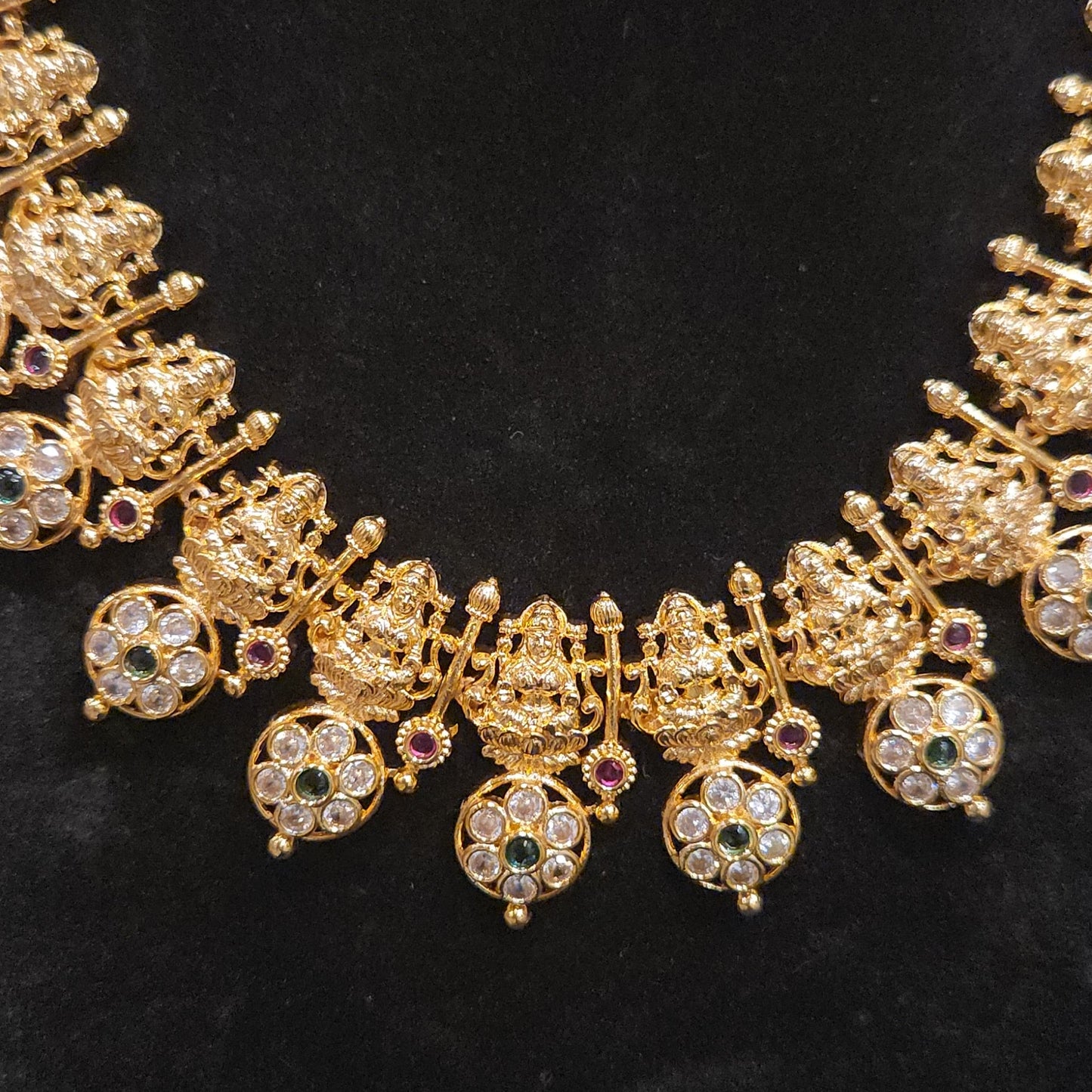 Divine Lakshmi Devi bottu Long Haram Set