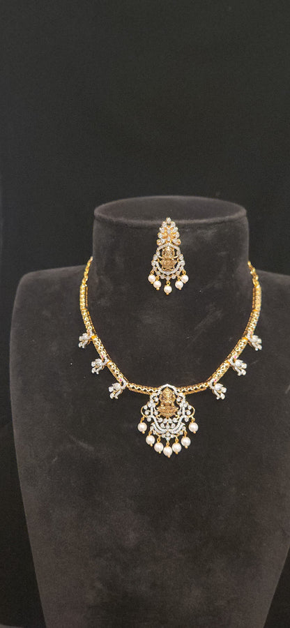 Divine Lakshmi Devi Leaf Motif Hasli