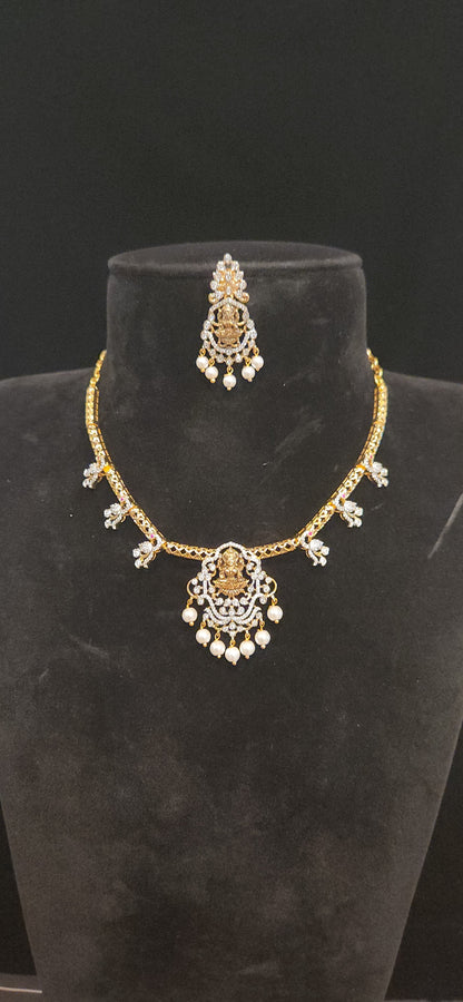 Divine Lakshmi Devi Leaf Motif Hasli