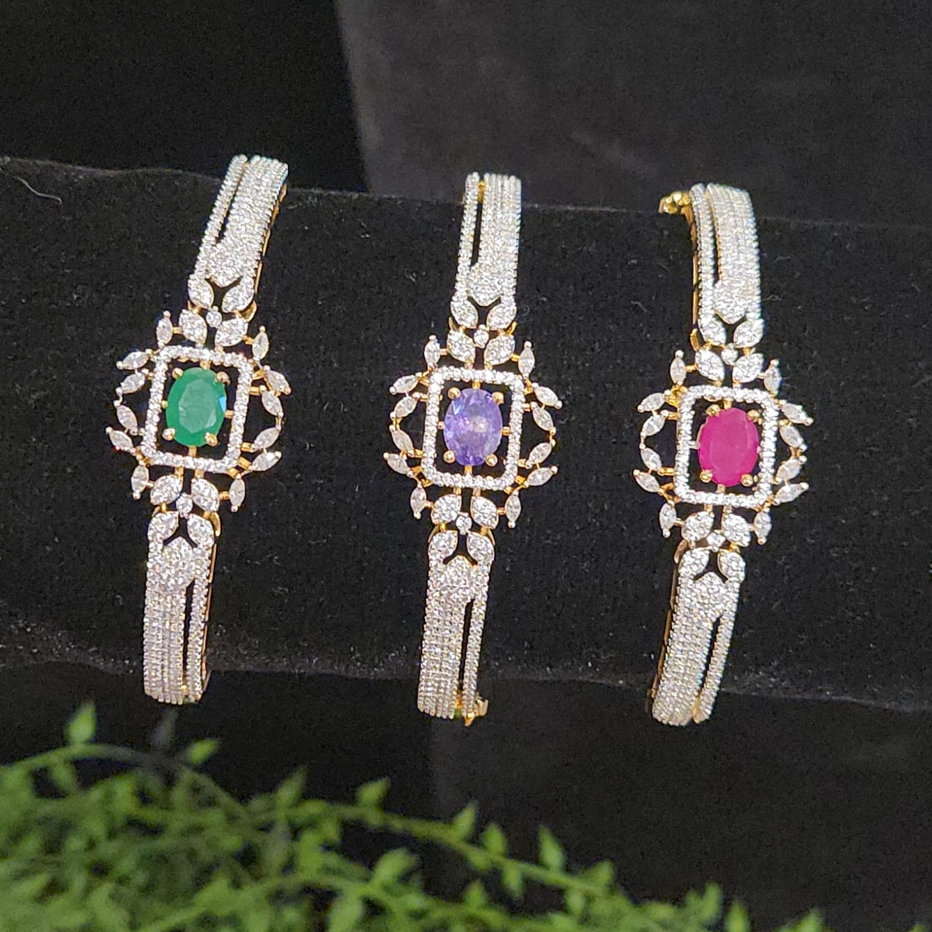 Exquisite Leaf Design Diamond Finish Bracelet with oval stone