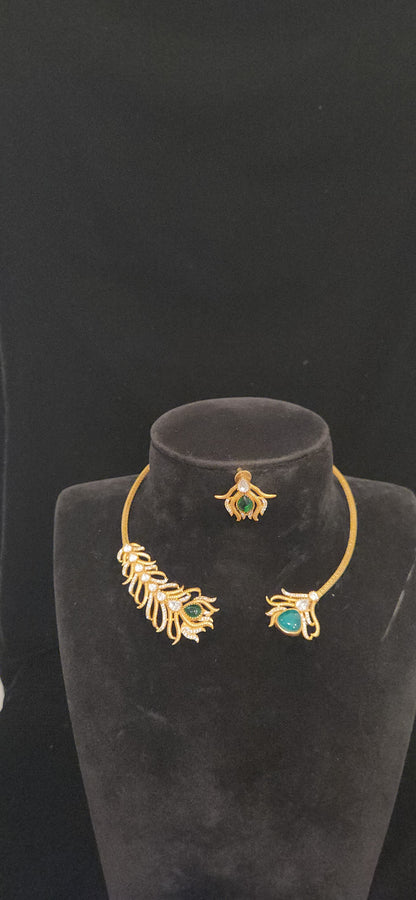 Majestic Peacock Feather Kante & Earrings Set
