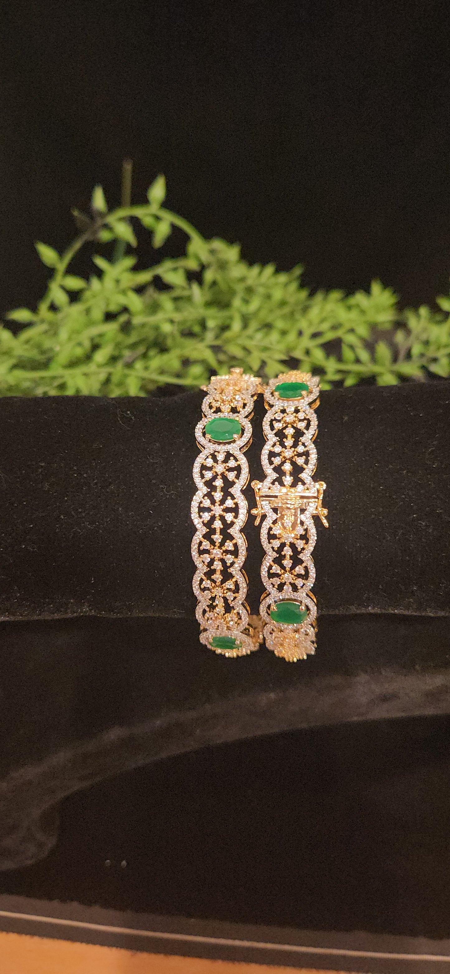 Diamond Finish Floral Emerald Bangles