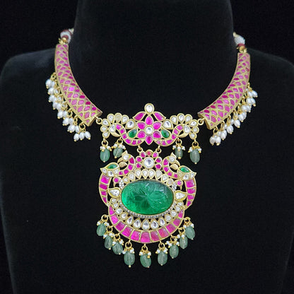 Majestic Jadau Kundan Necklace with Grand Oval Emerald