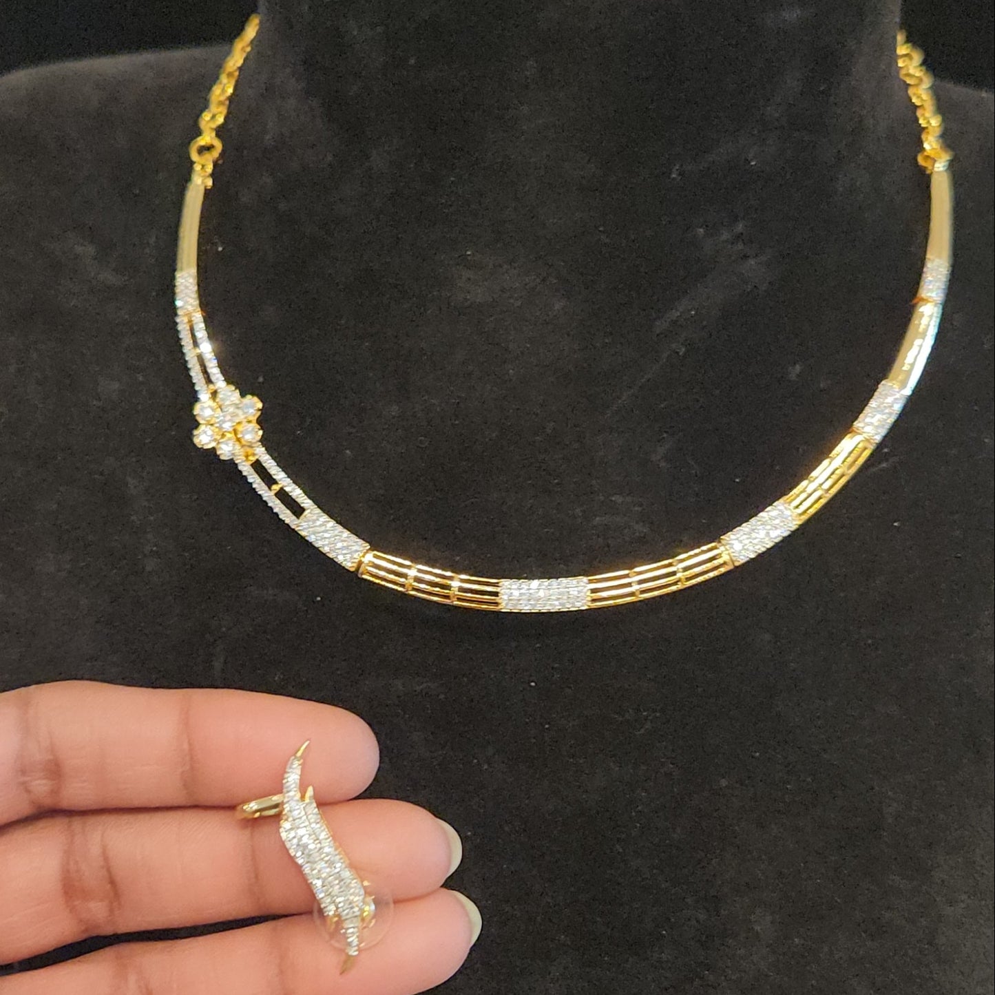 Designer Floral Gold Finish Kante Set With stylish studs