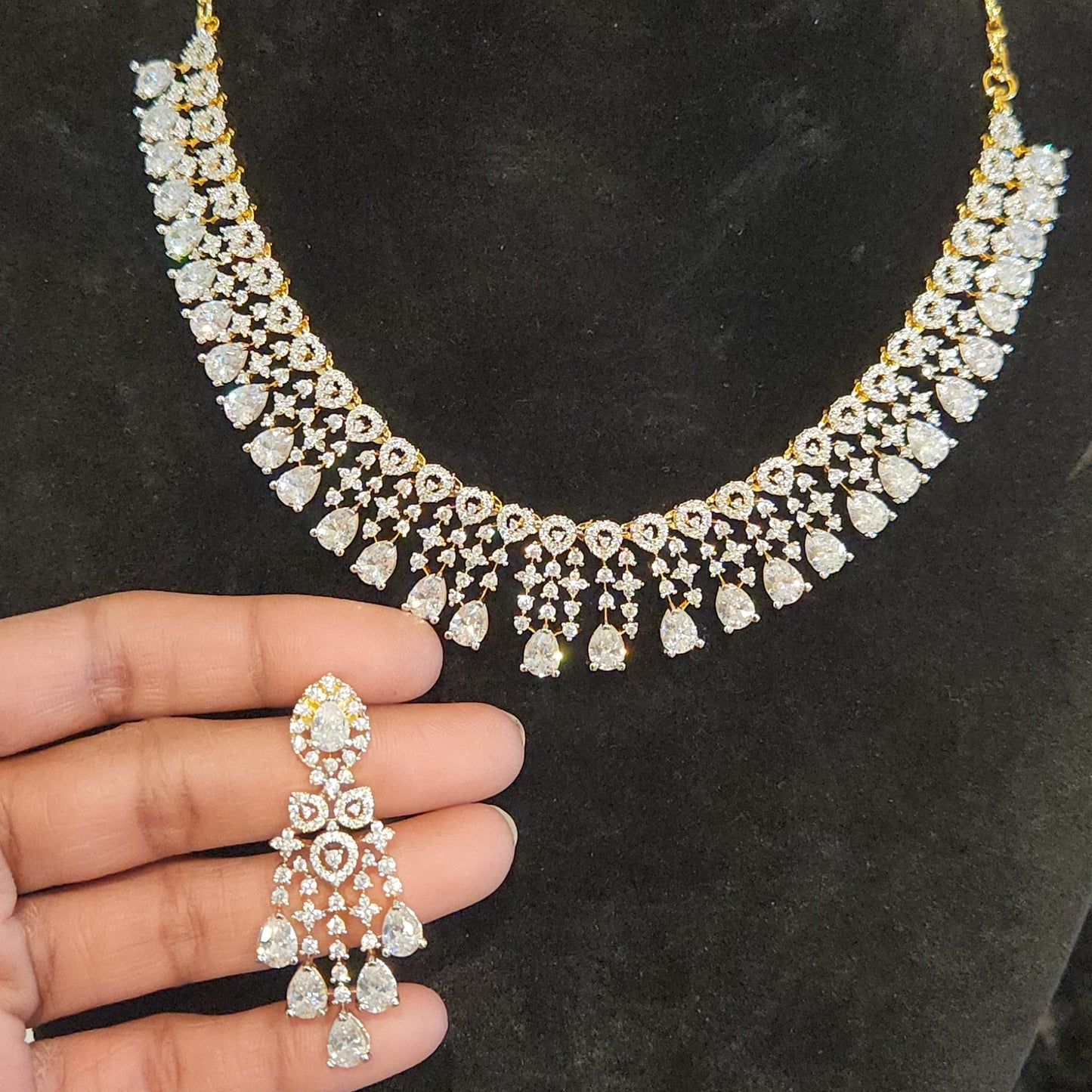 Diamond Finish Floral Tear Drop Necklace Set