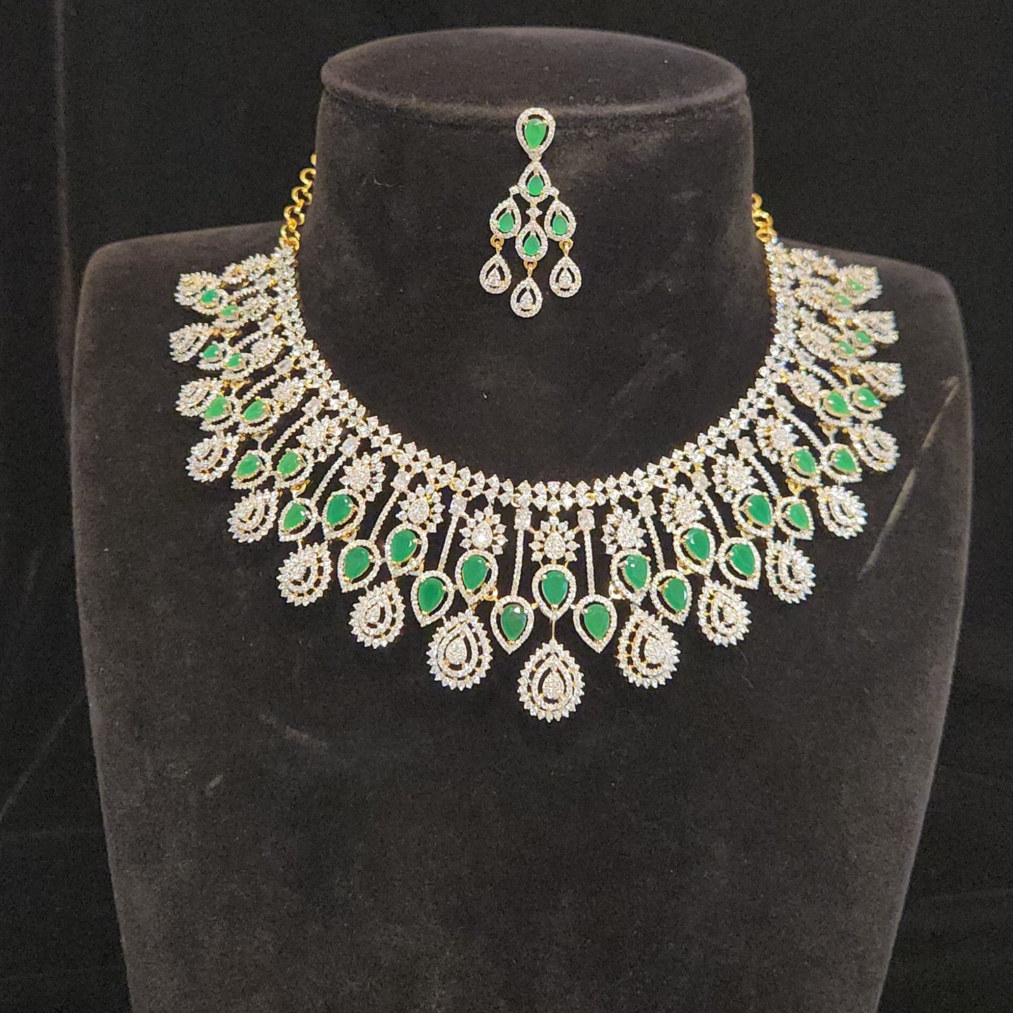 Diamond Finish Tear Drop Necklace Set