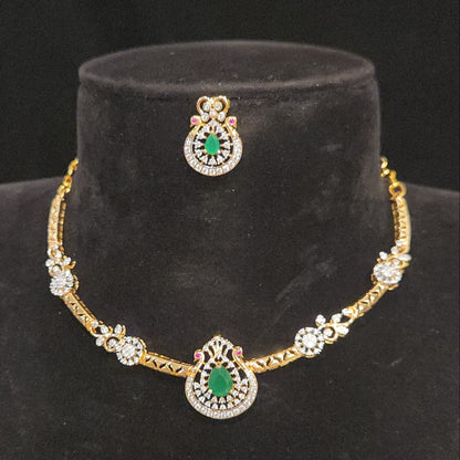 Tear Drop CZ Bird Motif Designer Kante Set