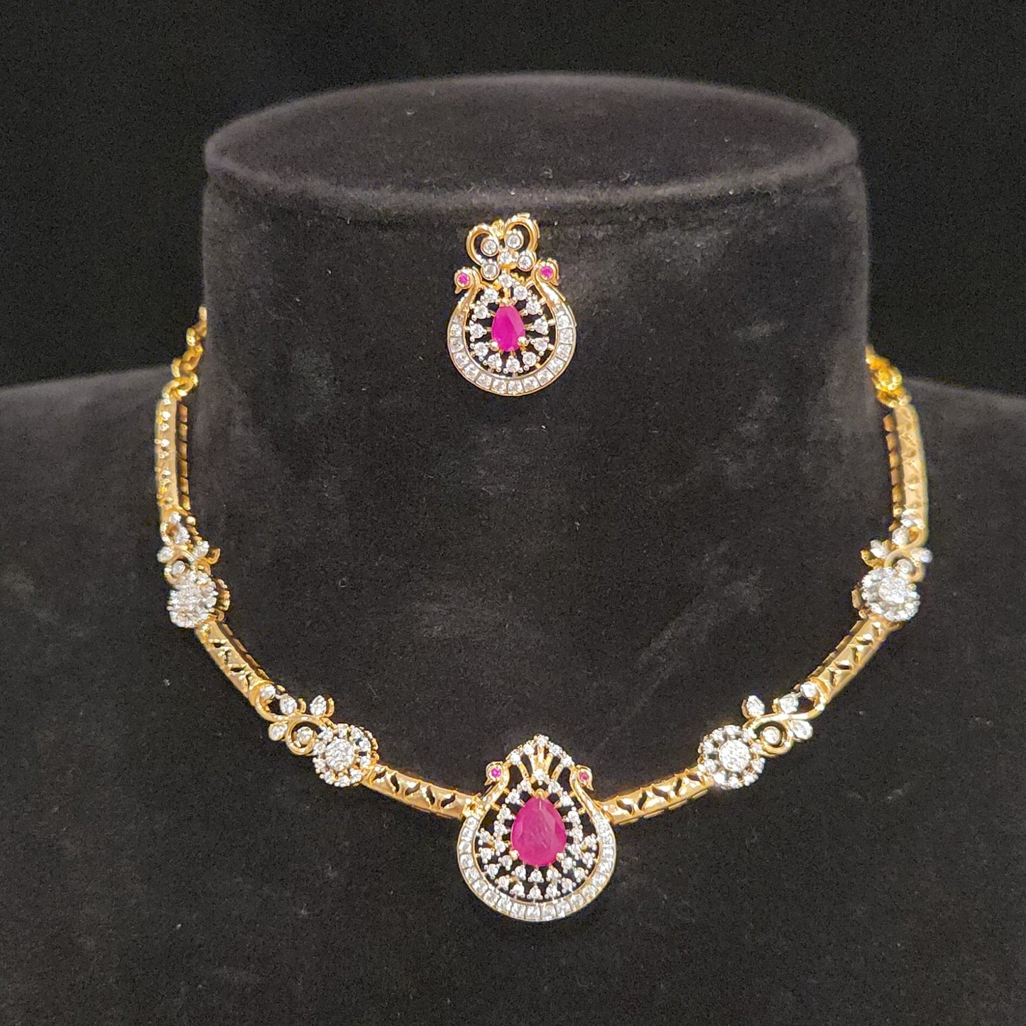 Tear Drop CZ Bird Motif Designer Kante Set