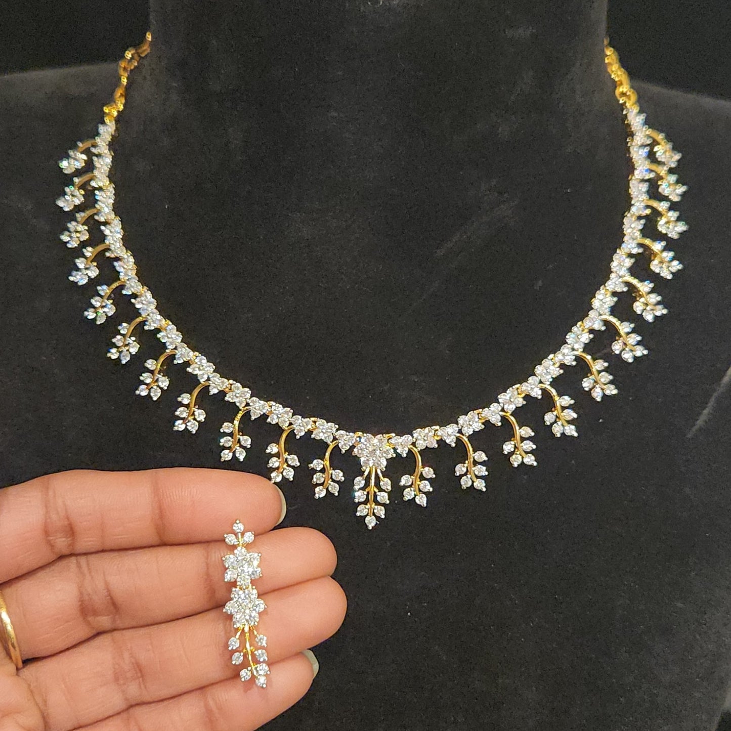 Designer Floral & Leaf Motif Necklace Set