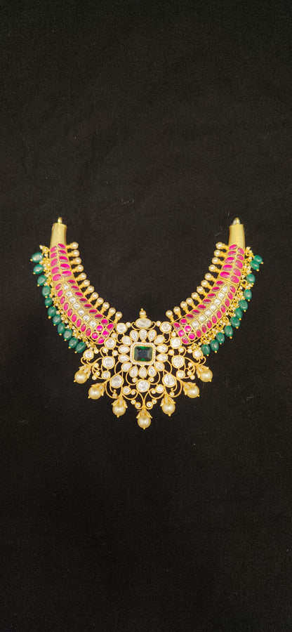 Luxurious Kundan Kante Necklace Set