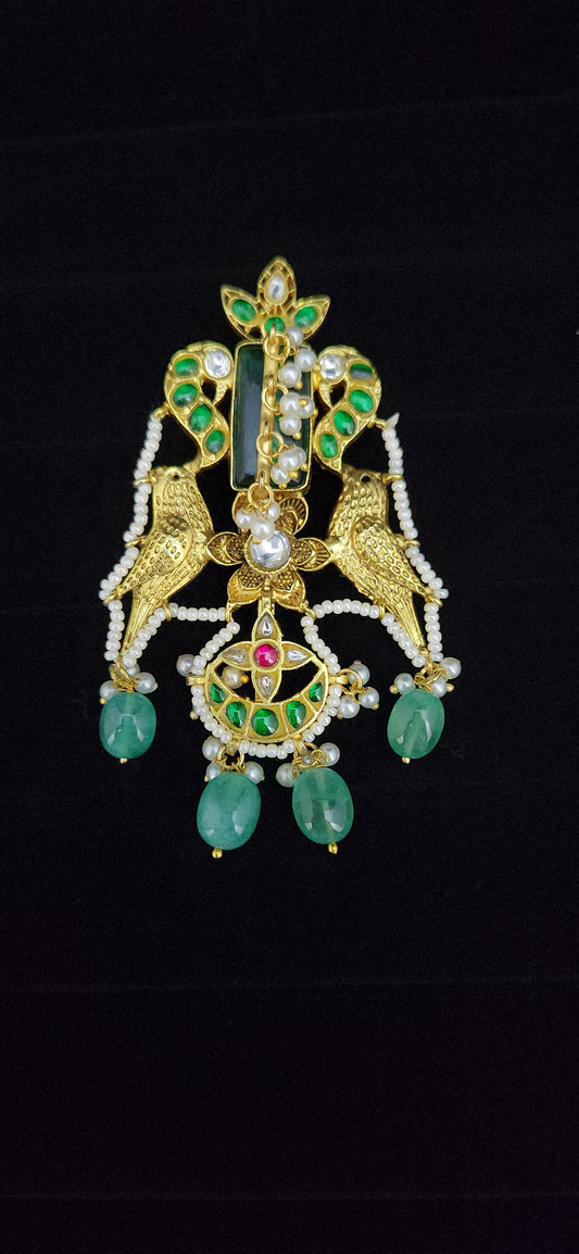 Luxurious Traditional Two Birds Kundan Pendant Set