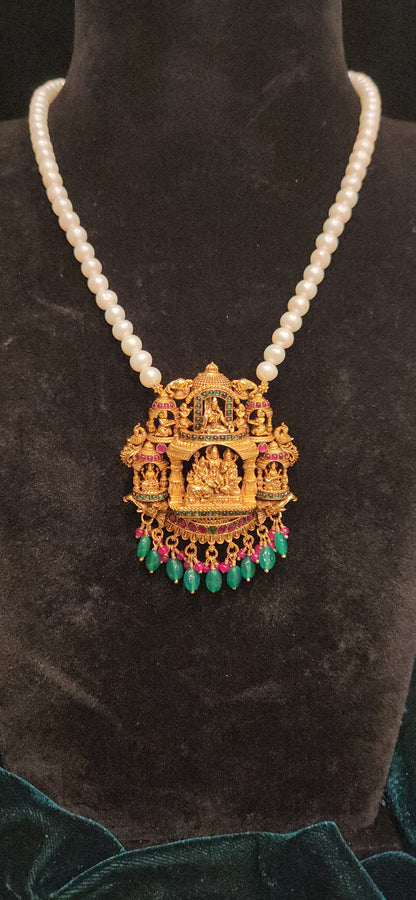 92.5 Silver Divine Temple Pearl Necklace