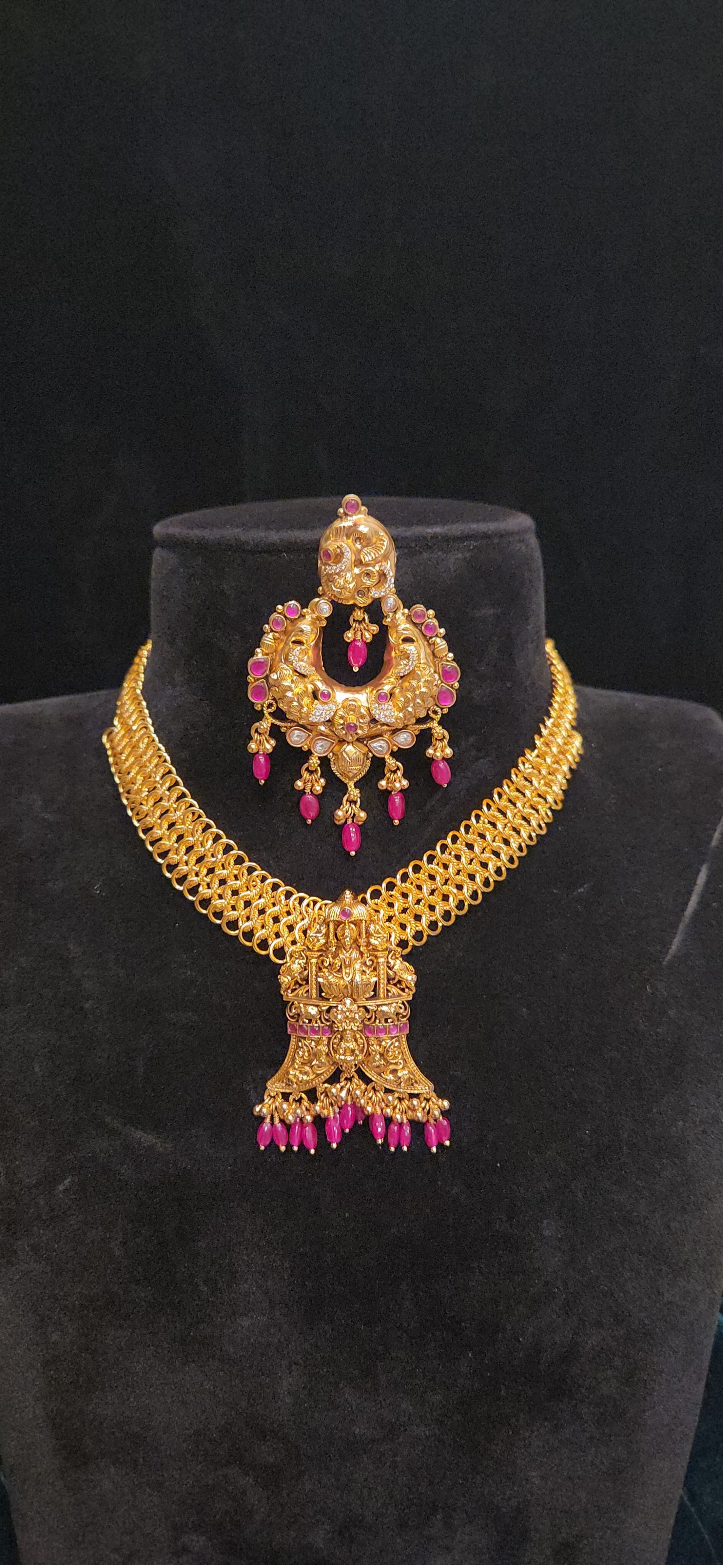 92.5 Silver Temple Pearl Necklace with Divine Motif