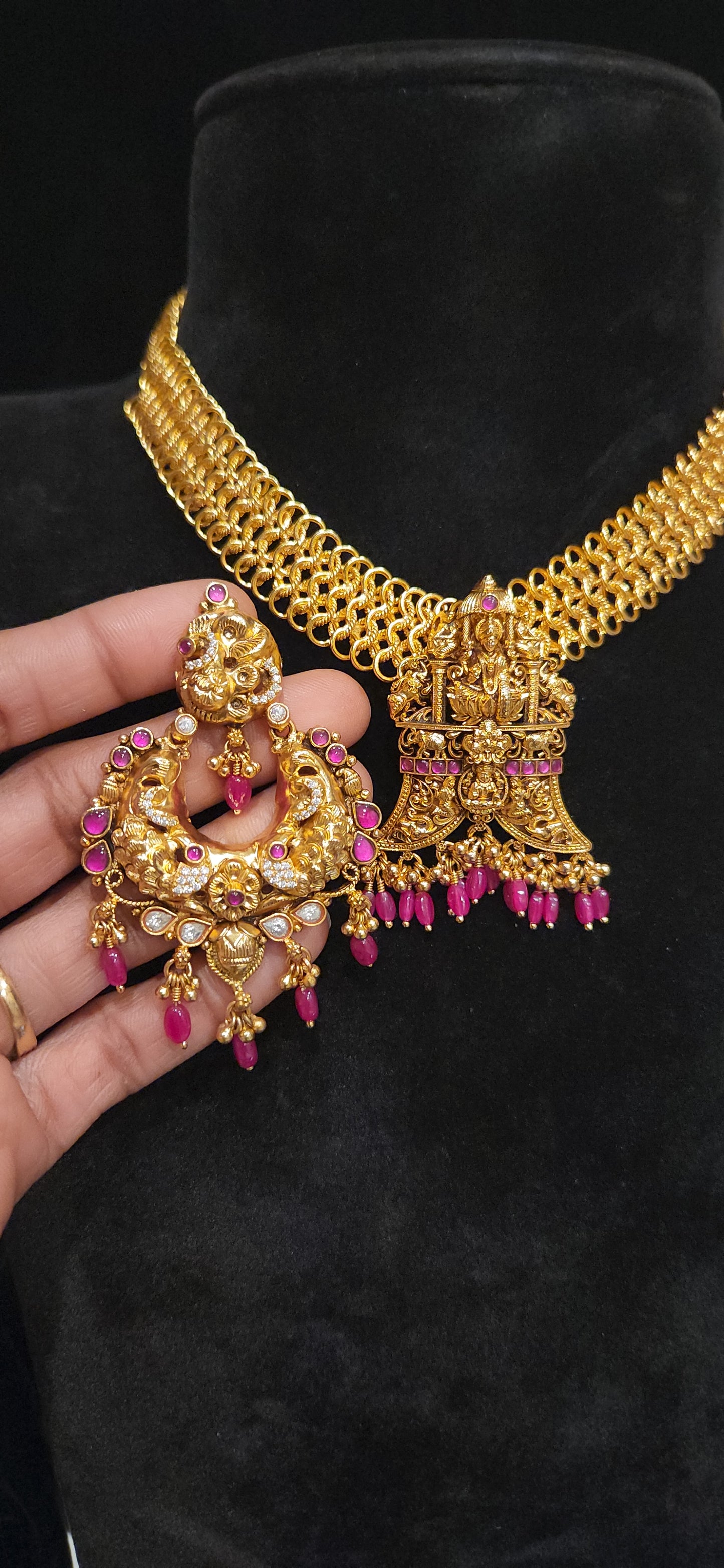 92.5 Silver Temple Pearl Necklace with Divine Motif