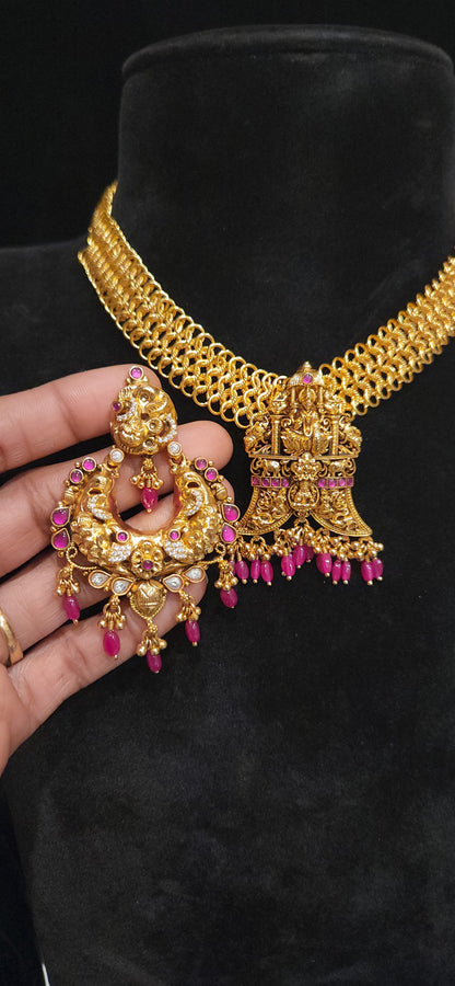 92.5 Silver Temple Pearl Necklace with Divine Motif