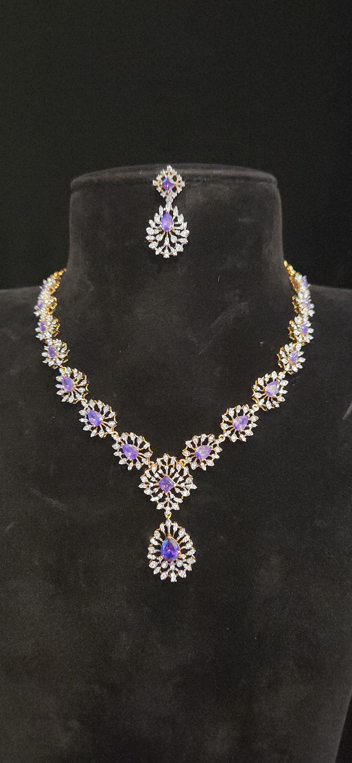 Luxury CZ Stone Necklace Set in Leaf shape