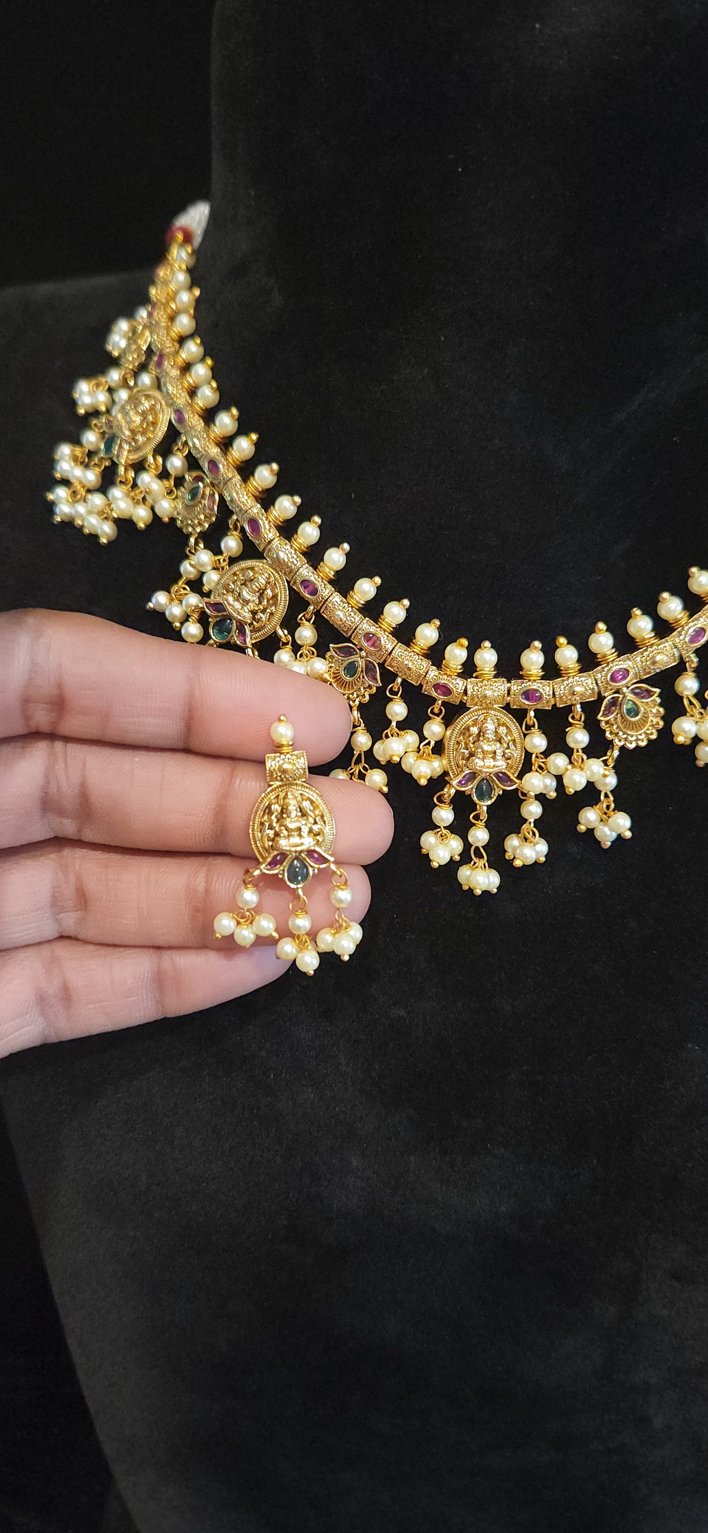 Antique Finish Lakshmi Bottu Necklace Set