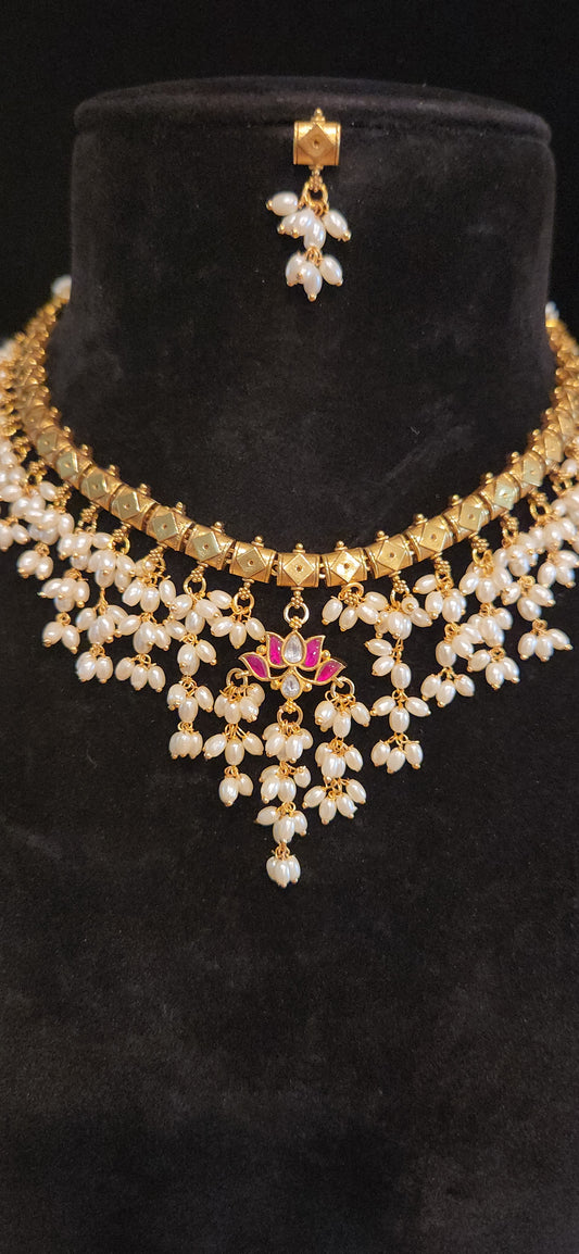 Gold Finish Kundan Lotus Guttapusalu Necklace Set