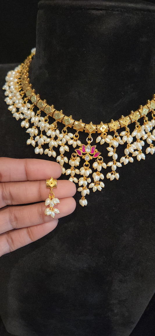 Gold Finish Kundan Lotus Guttapusalu Necklace Set