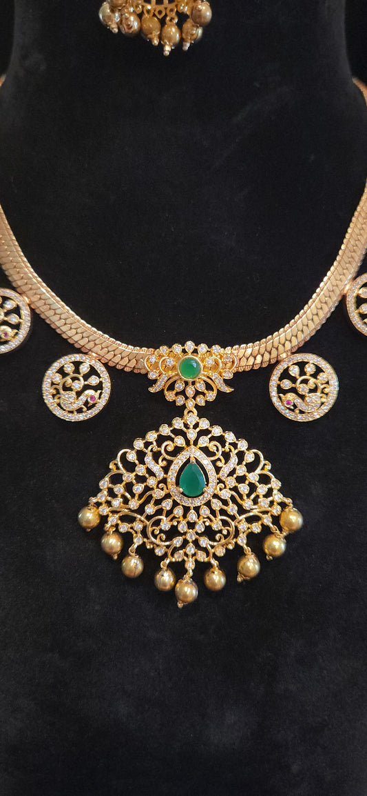 Premium Gold Finish Naan Chain Bottu Necklace Set