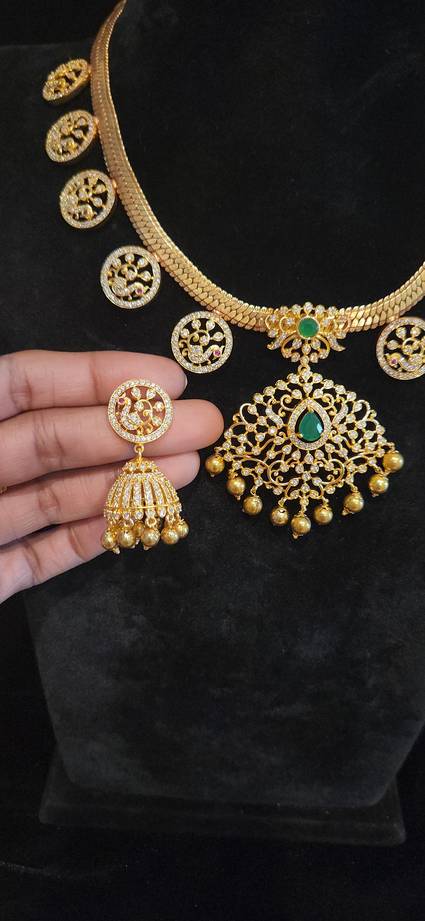 Premium Gold Finish Naan Chain Bottu Necklace Set
