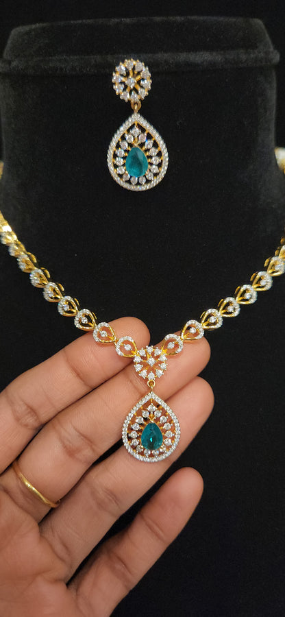 92.5 Silver Emerald Teardrop Elegance Necklace Set