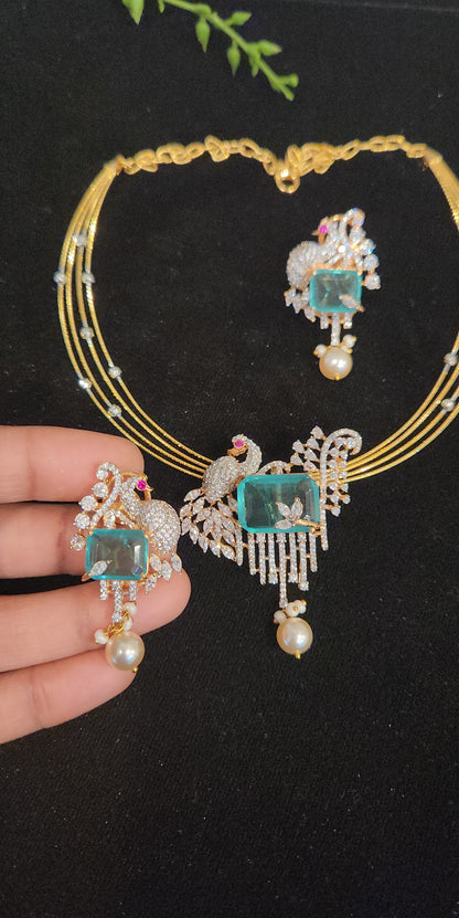 92.5 Silver Peacock Elegance Pendant Kante Set