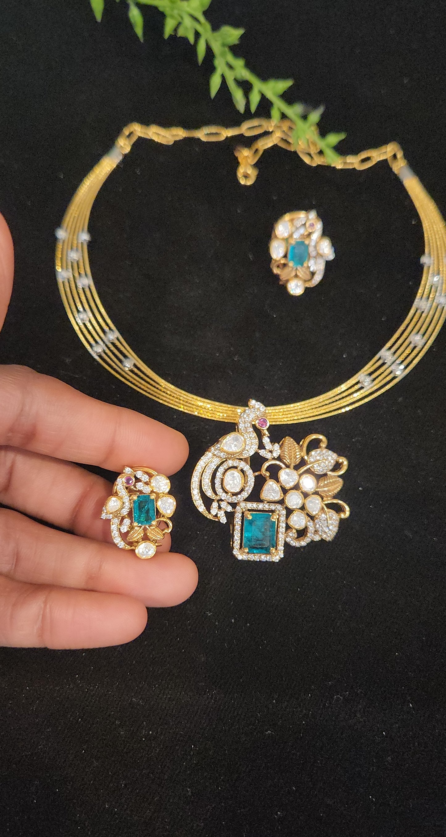 92.5 Silver Regal Peacock Pendant Kante Set