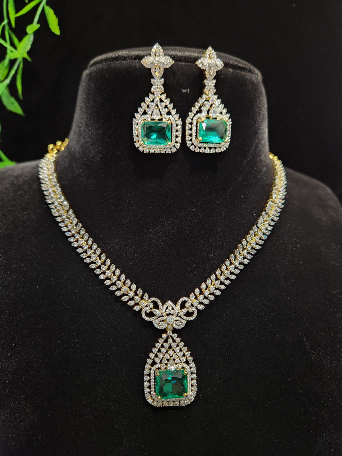 Emerald CZ Leaf Design Necklace Set