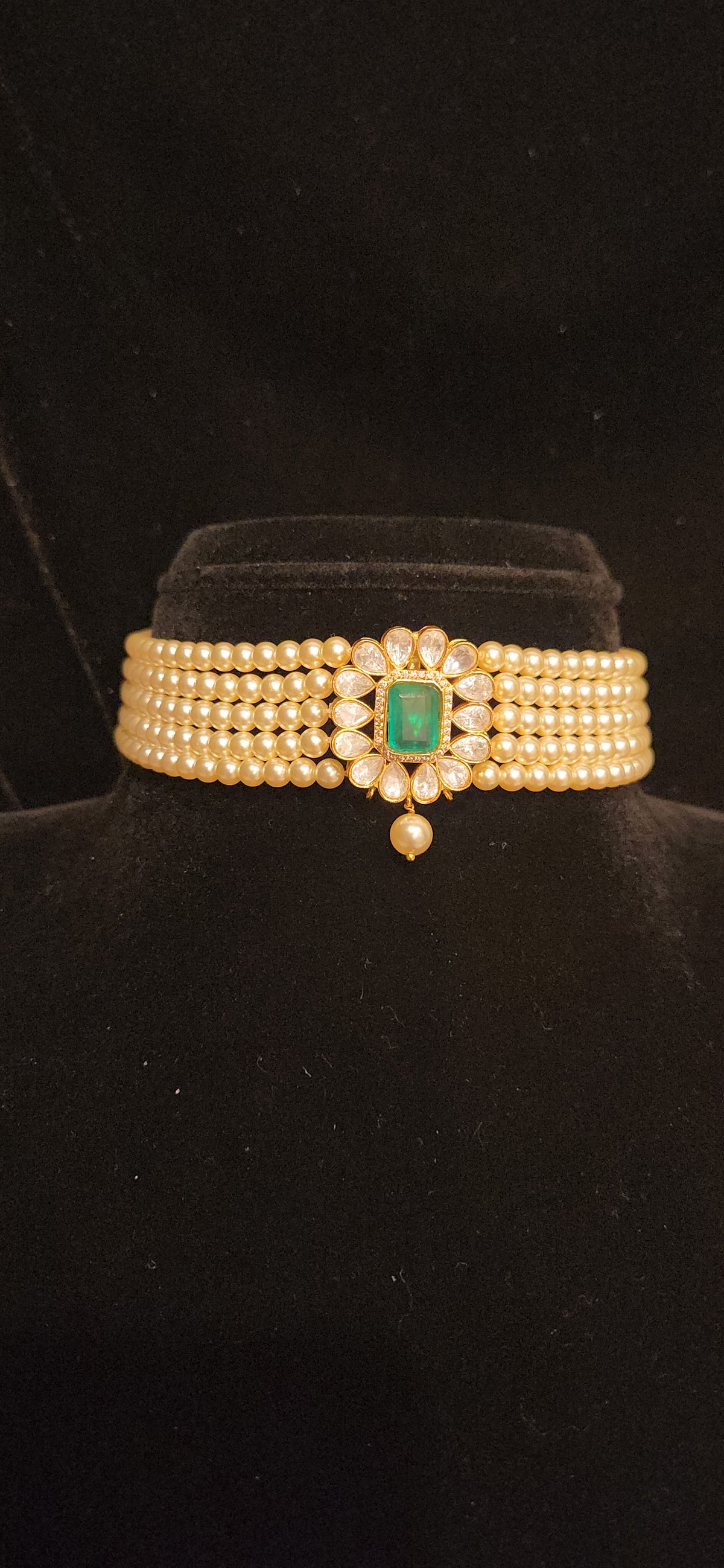 Pearl Moissanite Green Stone Choker Set