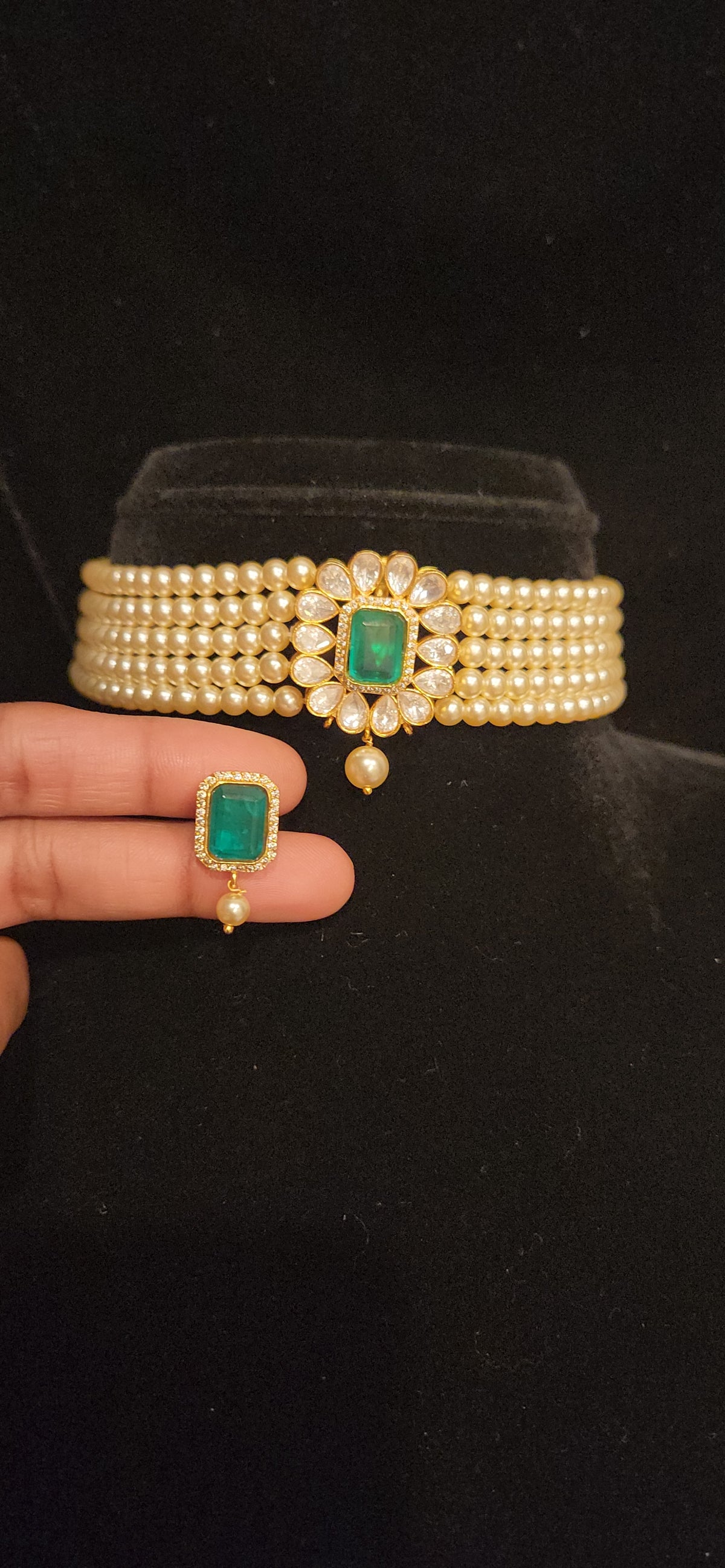 Pearl Moissanite Green Stone Choker Set