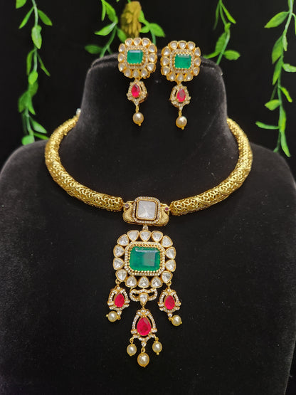 Gold Finish Moissanite Kante Set