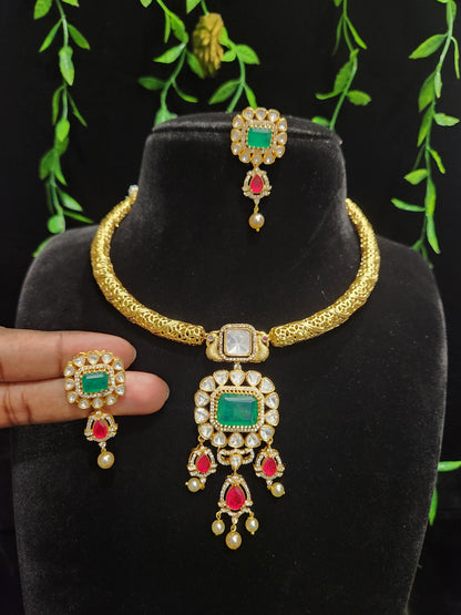 Gold Finish Moissanite Kante Set