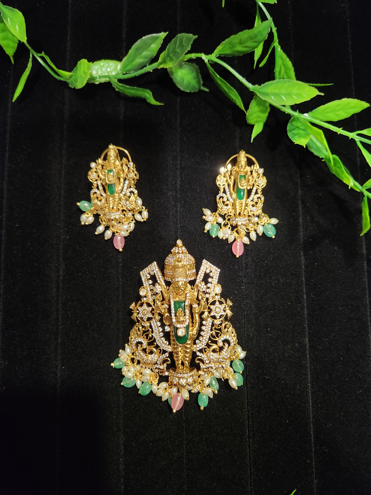 Elegant Balaji Pendant Set