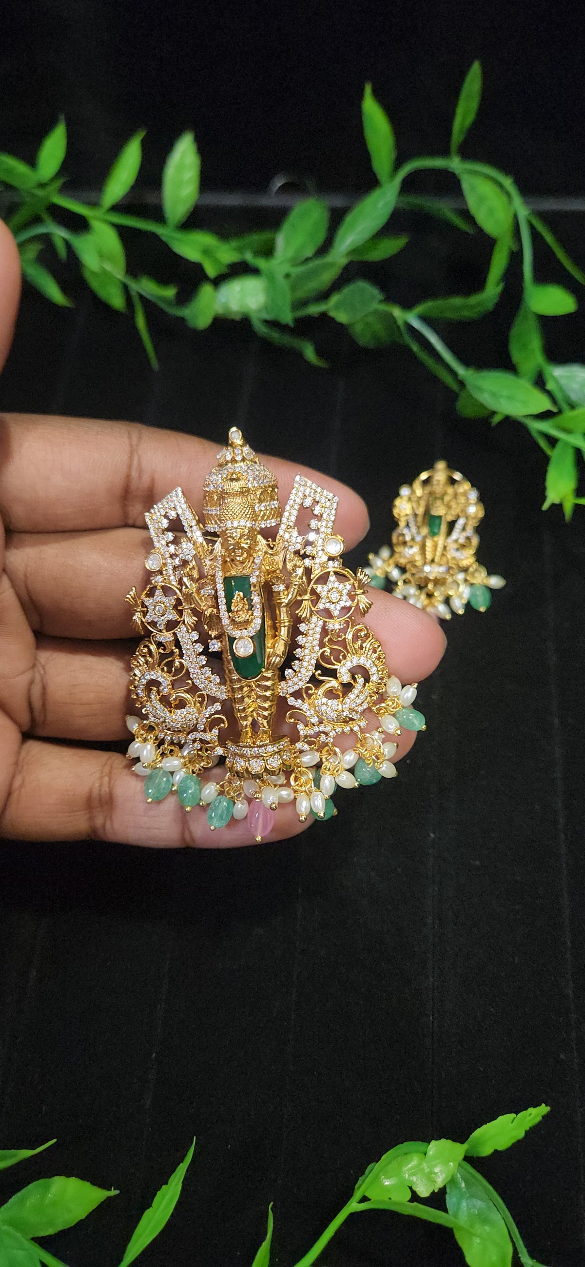 Elegant Balaji Pendant Set