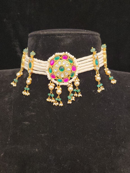 Pachi kundan chokar with sugar beads